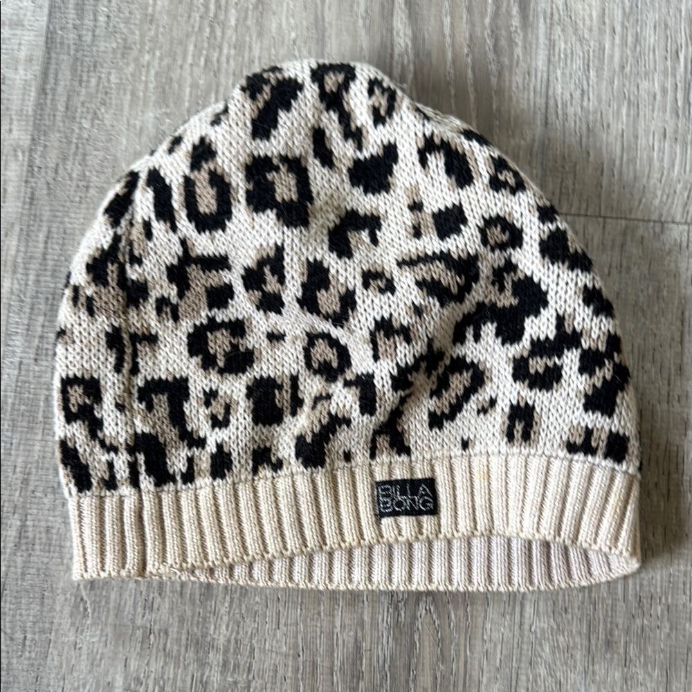 Billabong Black and Cream Leopard Print Hat